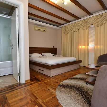 קרגיובאק Garni Hotel Kaca מראה חיצוני תמונה
