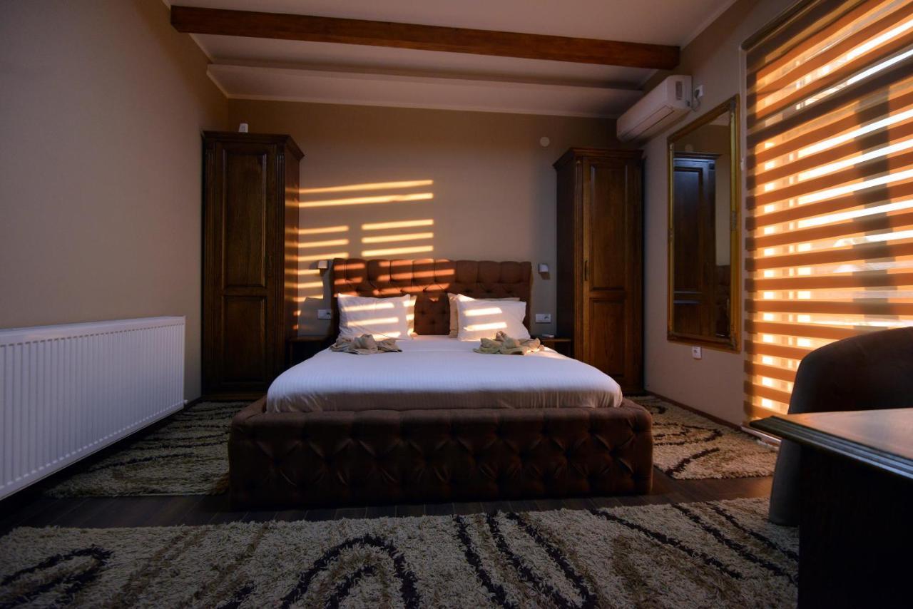 קרגיובאק Garni Hotel Kaca מראה חיצוני תמונה