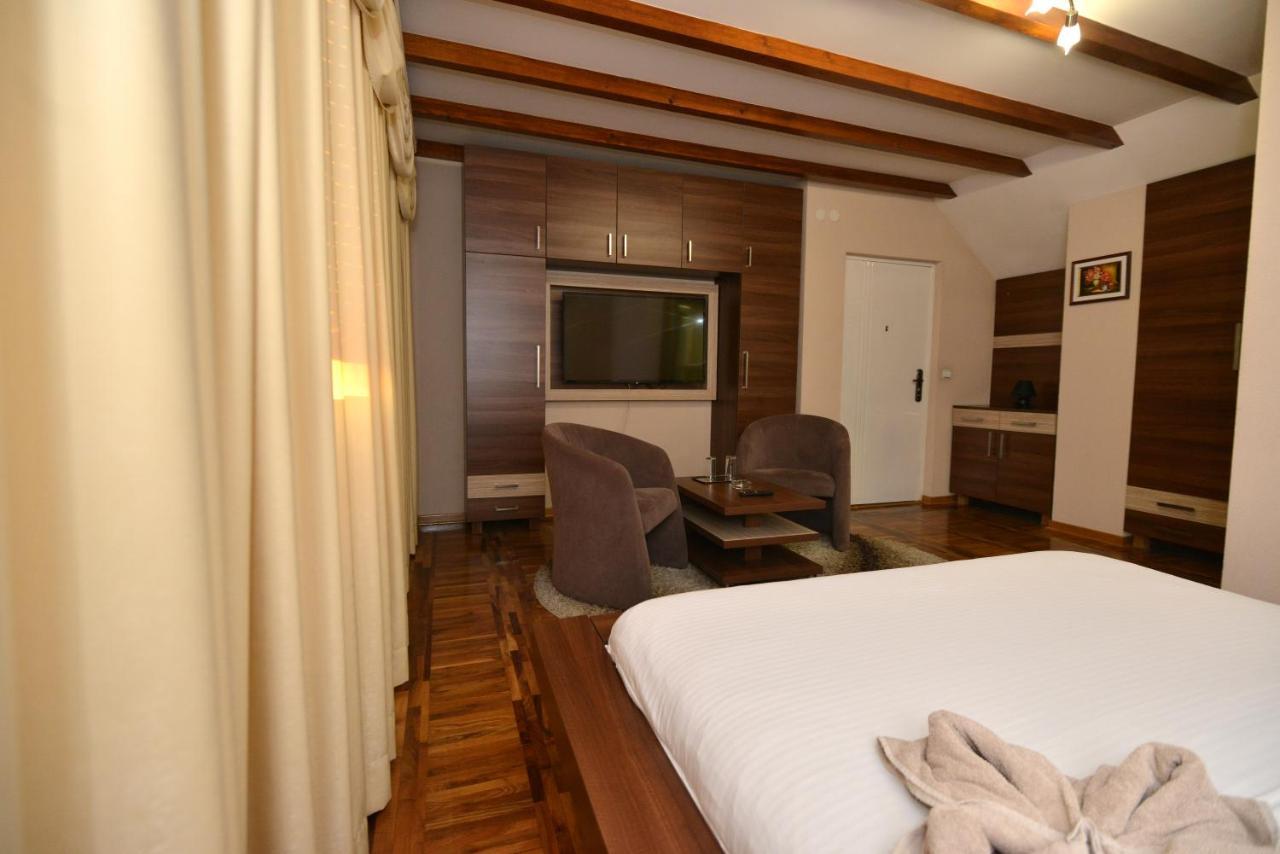 קרגיובאק Garni Hotel Kaca מראה חיצוני תמונה