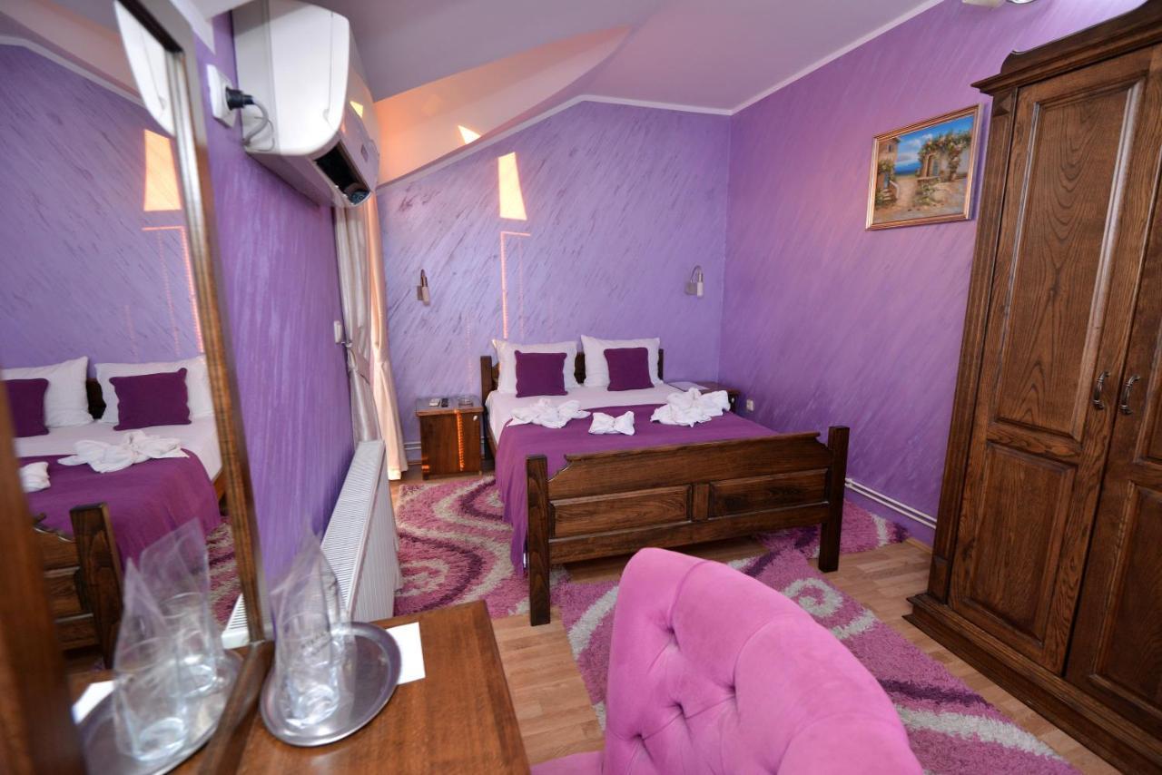 קרגיובאק Garni Hotel Kaca מראה חיצוני תמונה