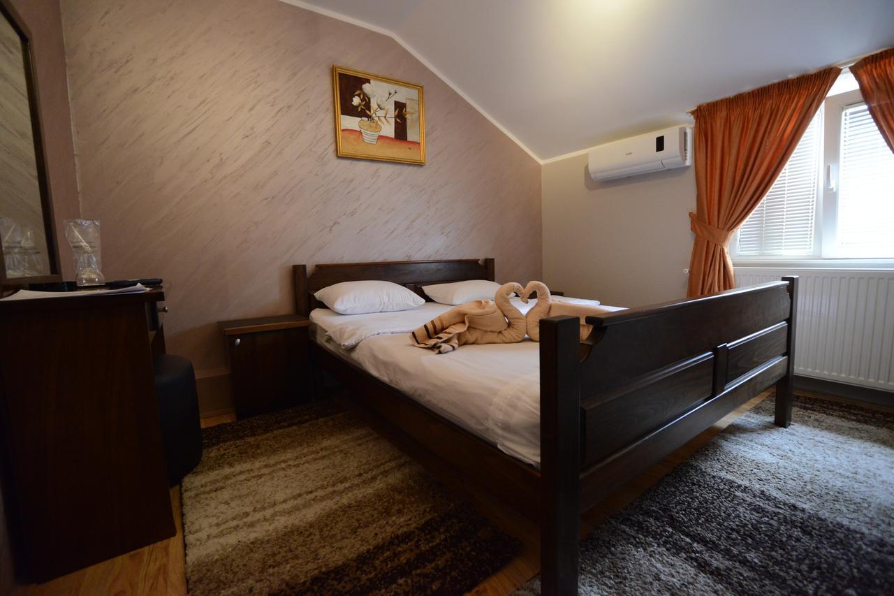 קרגיובאק Garni Hotel Kaca מראה חיצוני תמונה